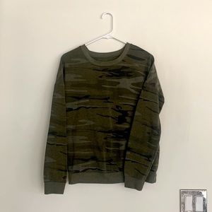 Womens camo Crewneck sweatshirt- size S